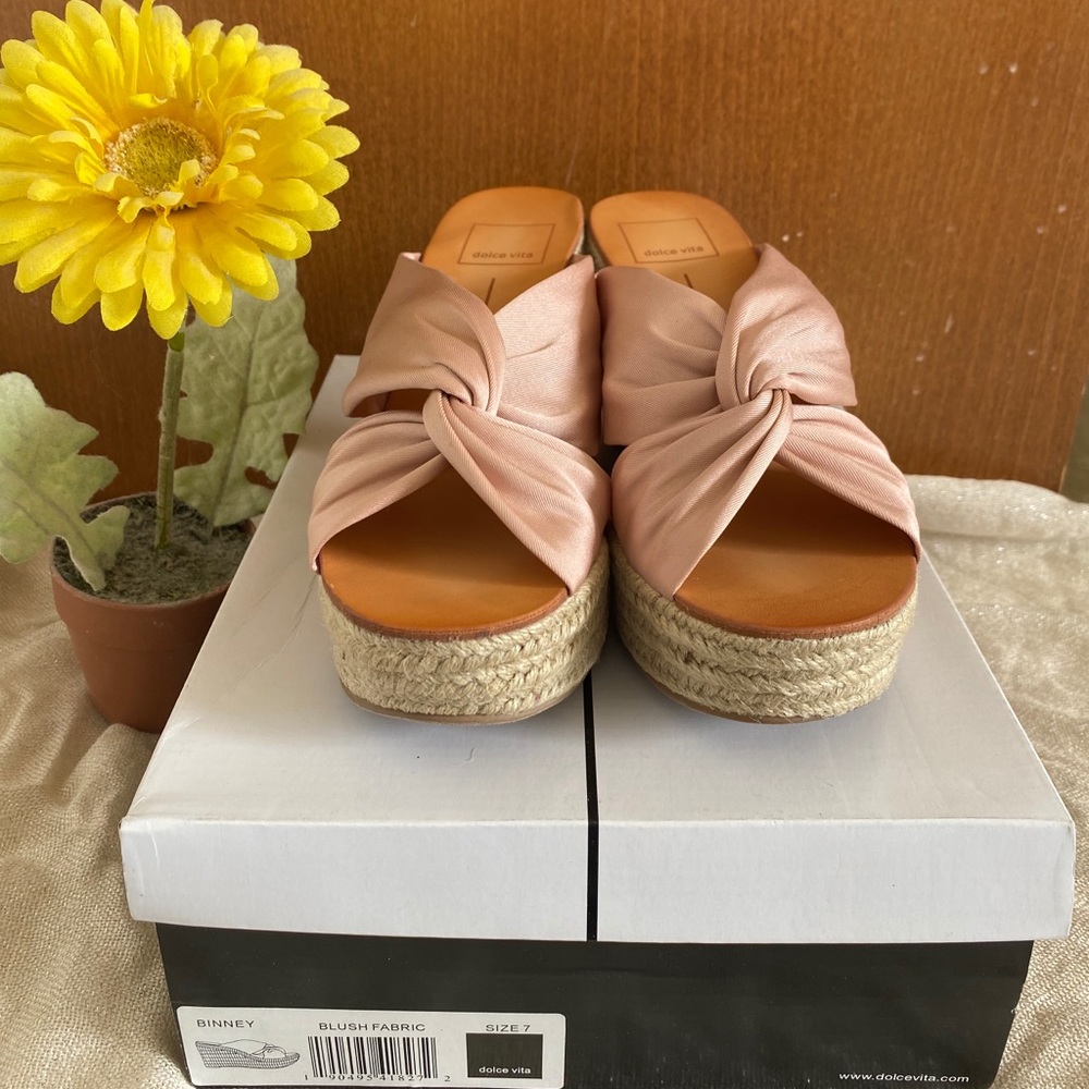 Dolce Vita Binney Blush Fabric Wedge Size 7